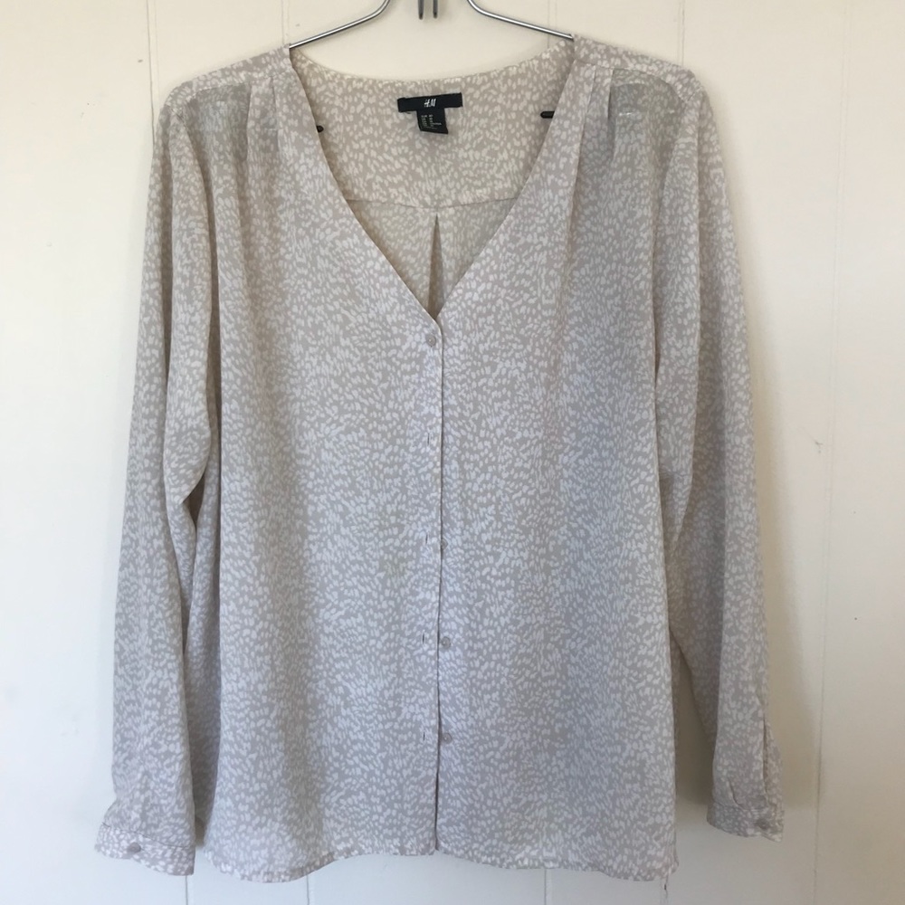 ✨ Flowy professional beige H&M blouse ✨